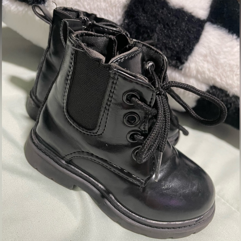 Comfy Kids Black Lace-Up Boots